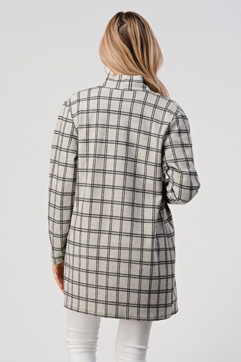 Cardigan with plaid design and long sleeves and front pockets